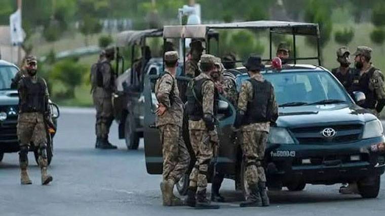 خیبر پختونخوا: سکیورٹی فورسز کی کارروائی میں متعدد خوارج ہلاک، اسلحہ اور گولہ بارود برآمد