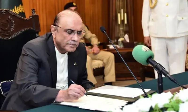 ججز کی تقرری کا معاملہ، صدر کی منظوری نہ آنے پر حکومت کا آئینی راستہ اختیار کرنے کا فیصلہ