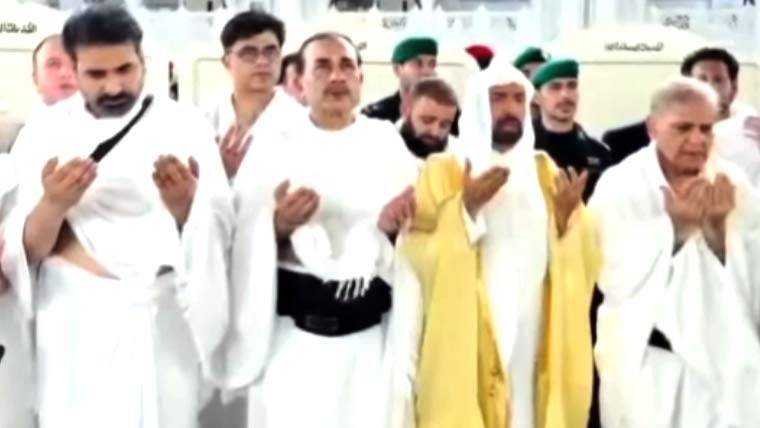 وزیراعظم اور فیلڈ مارشل کی عمرہ ادائیگی، ملک و قوم کیلئے خصوصی دعائیں