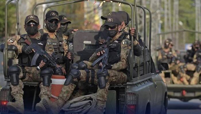 سیکیورٹی فورسز کی خیبرپختونخوا میں کارروائیاں، 10 خوارج ہلاک
