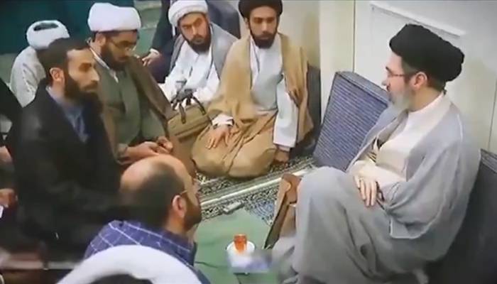 صحت سے متعلق افواہیں ،ایرانی سپریم لیڈر مجتبیٰ خامنہ ای کی ویڈیو جاری  کردی گئی