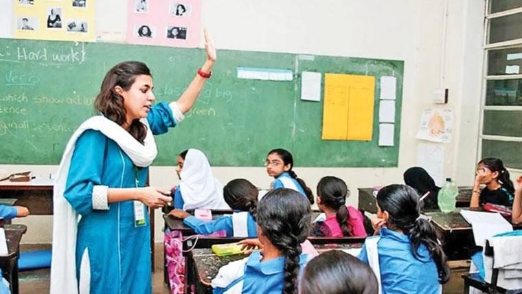 پنجاب میں پرائمری تعلیم کا طریقہ کار تبدیل، ایکٹیویٹی بیسڈ کتابیں متعارف کرانے کا فیصلہ