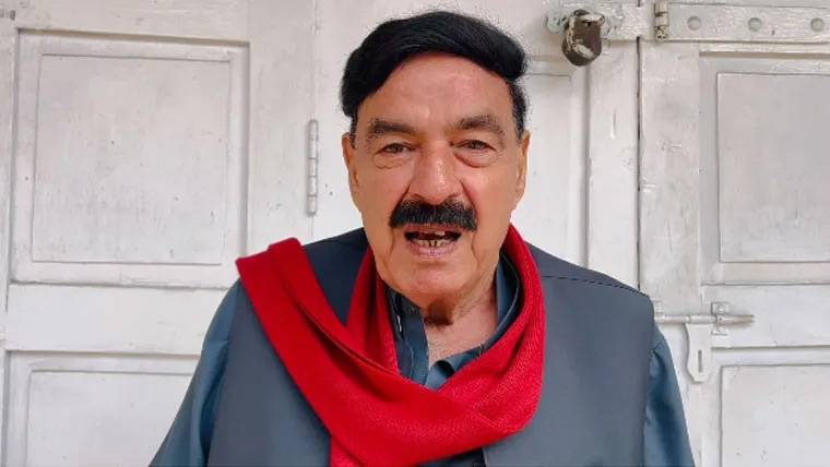 عمران خان کی اسپتال منتقلی کا فیصلہ تاریخی ہے: شیخ رشید