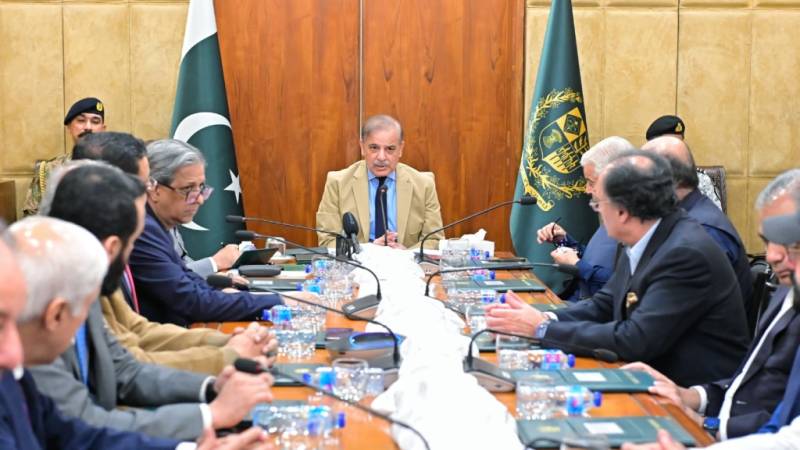 وفاقی کابینہ نے ڈیفنس فورسز ایکٹ 2026 اور نیشنل کمانڈ اتھارٹی ایکٹ میں ترمیم کی منظوری دیدی