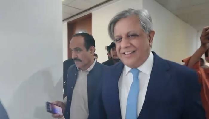 بانی پی ٹی آئی کی منتقلی اسلام آباد انتظامیہ کی ذمہ داری ہے، اعظم نذیر تارڑ