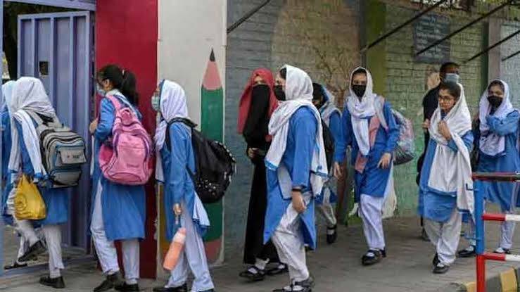 گرمیوں کی طویل تعطیلات ختم، پنجاب بھر میں تعلیمی ادارے دوبارہ کھل گئے