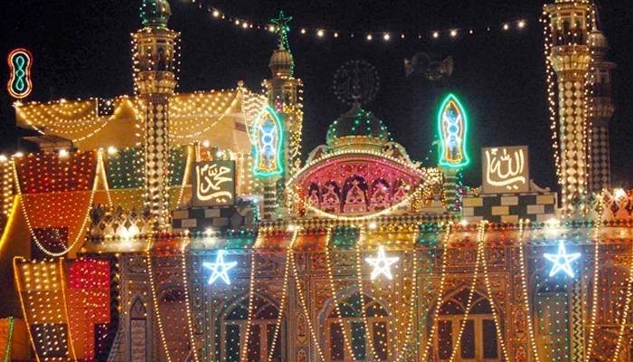 ملک بھر میں خاتمُ النبیین حضرت محمد ﷺ کی ولادت کا جشن مذہبی عقیدت و احترام سے منایا جارہا ہے