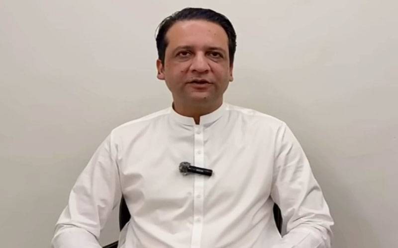 آزاد کشمیر کے نئے وزیراعظم افتخار گیلانی کون ہیں؟ اُن کے سیاسی سفر پر ایک نظر