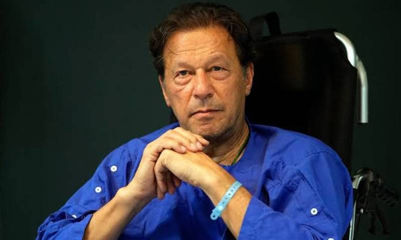 عمران خان کی اسپتال منتقلی، عظمیٰ خان کی توہینِ عدالت درخواست جلد مقرر کرنے کی استدعا مسترد