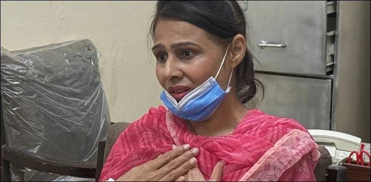 پمز آتشزدگی: نرس رضیہ نورین نے 8 سیکنڈ میں نومولود کو آگ سے بچایا، واشنگٹن پوسٹ