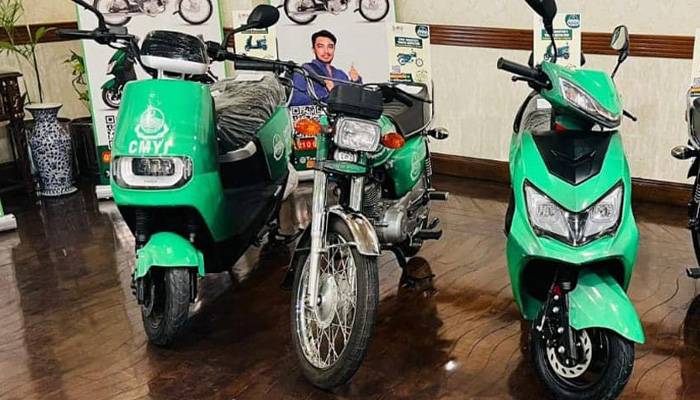 پنجاب ای بائیک اسکیم 2026: طلبہ کو بلاسود اقساط پر الیکٹرک اسکوٹی اور مفت سہولتیں 