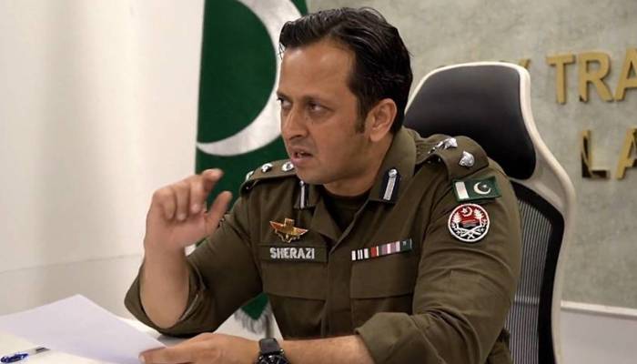 ٹریفک کی خلاف ورزی  کیلئے انسانی جان کو غیر ضروری خطرے میں ڈالنے کی اجازت نہیں، سی ٹی او لاہور