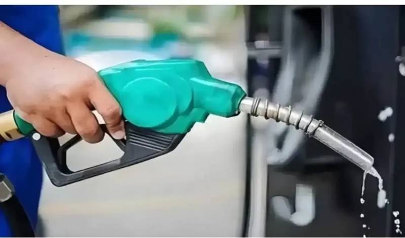 حکومت نے پیٹرول اور ڈیزل کی قیمتوں میں اضافہ کردیا