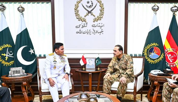 فیلڈ مارشل سید عاصم منیر سے انڈونیشیا کے نیول چیف کی ملاقات، دو طرفہ دفاعی تعاون پر تبادلہ خیال