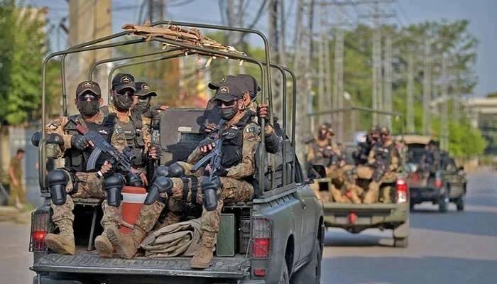 خیبرپختونخوا: سیکیورٹی فورسز کے آپریشنز میں 10 خوارج ہلاک، 6 جوان شہید 