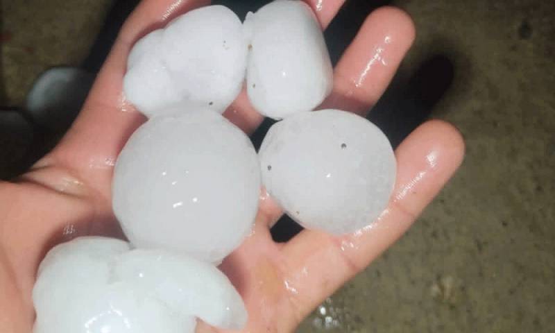 خیبر پختونخوا میں انڈے جتنے اولے، فصلوں اور سولر پینلز کو نقصان