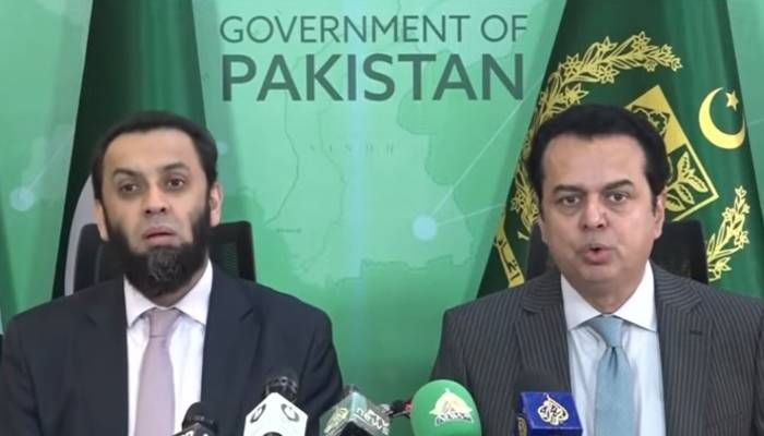 پی ٹی آئی کو فیصلہ کرنا ہوگا کہ انہوں نے پاکستان کیساتھ رہنا ہے یا افغانستان کے،عطا تارڑ
