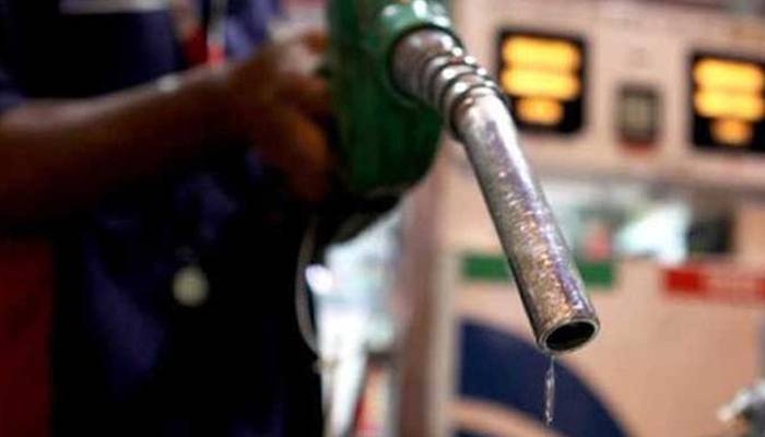 پیٹرولیم مصنوعات کی اصل قیمتوں  پر ٹیکسوں اور مارجنز کا بوجھ مزید بڑھ گیا