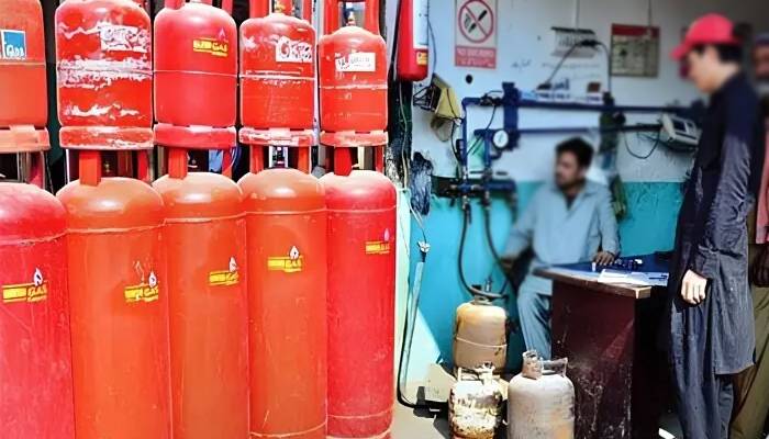 گیس صارفین  کیلئے بری خبر ، ایل پی جی کی قیمت میں بڑا اضافہ