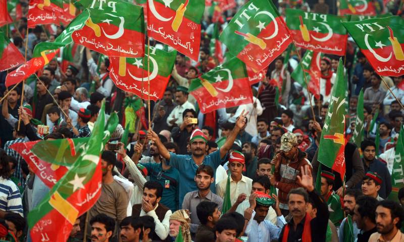 پی ٹی آئی کی سیاسی کمیٹی نے چار اکتوبر کے لانگ مارچ کی منظوری دیدی