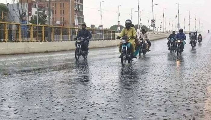 منگل اور بدھ کو پنجاب، خیبرپختونخوا اور کشمیر میں طوفانی بارشوں اور ژالہ باری کی پیشگوئی