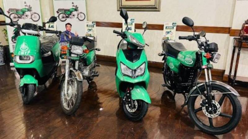 ای بائیک اسکیم: میٹرک کے طلبہ کیلئے بڑی خوشخبری، فراہمی کا عمل شروع ہوگیا