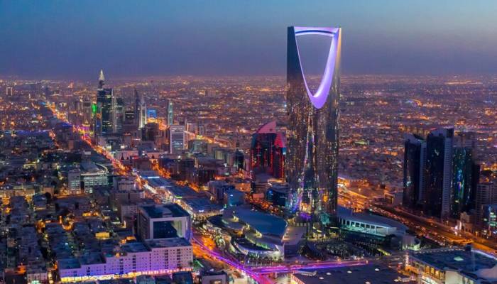 سعودی عرب نے ہنرمند غیر ملکی ورکرز کو ورک پرمٹ کیساتھ فیملی ویزا جاری کرنے کی اجازت دیدی