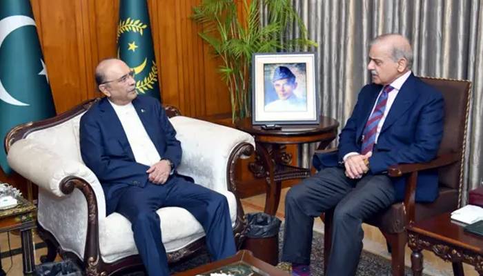صدر پاکستان کا خیبر پختونخوا میں آئین پاکستان کے آرٹیکل 232 کے تحت ایمرجنسی نافذ کرنے کا فیصلہ