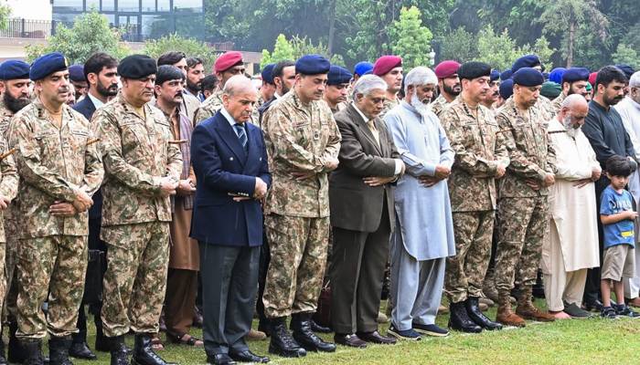 شہید میجر حسنین شہزاد، کیپٹن عبدالصمد کی نماز جنازہ ادا ، وزیر اعظم ، فیلڈ مارشل کی شرکت