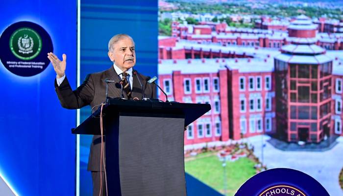 دانش سکولوں کا قیام غریب بچوں کو معیاری تعلیم کے مساوی مواقع فراہم کرنے کے وژن کا حصہ ہے،وزیراعظم