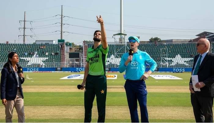 سہ ملکی ون ڈے سیریز: انگلینڈ کا پاکستان کیخلاف ٹاس جیت کر بولنگ کا فیصلہ