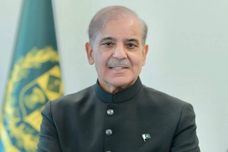 وزیراعظم پشاور پہنچ گئے، گورنر ہاوس میں اعلیٰ سطحی اجلاس کی صدارت کریں گے