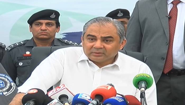 خواتین کسی صورت اپنی تصویر شیئر مت کریں ، تصاویر ، ویڈیوز سے ملزمان بلیک میل کرتے ہیں ، محسن نقوی