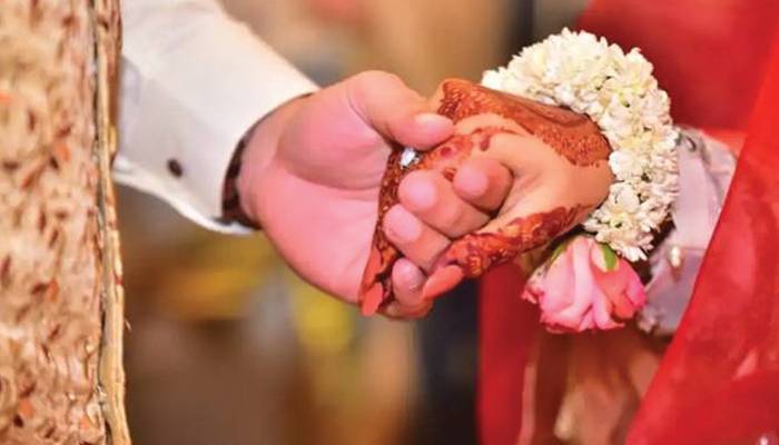 گوجرانوالہ: دولہا دلہن کی گاڑی پر فائرنگ، دلہن جاں بحق