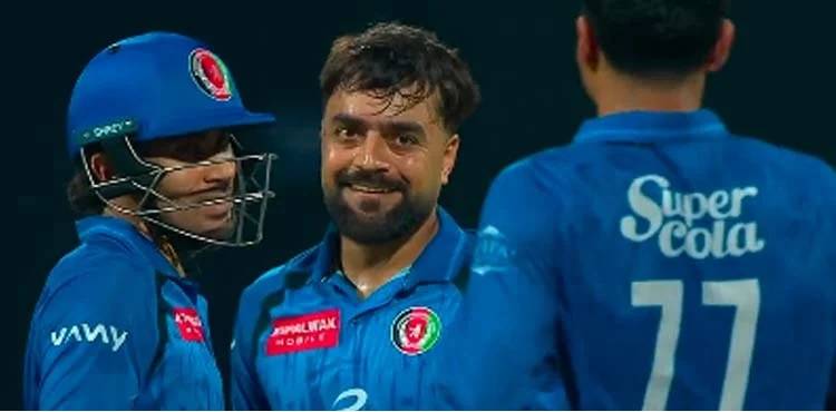  راشد خان نے ٹی 20 انٹرنیشنل میں تاریخ رقم کر دی، 200 وکٹیں لینے والے پہلے بولر بن گئے